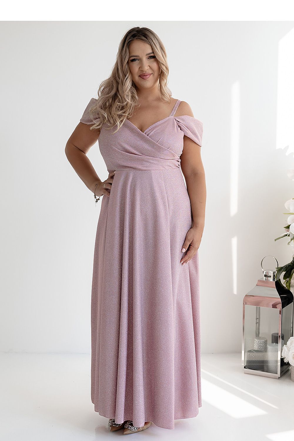 With You vestido rosa vista de detalle 2 Secretelles